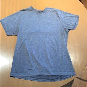 lululemon t-shirt